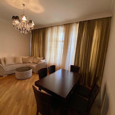 Cozy Old City Apartment บากู ภายนอก รูปภาพ